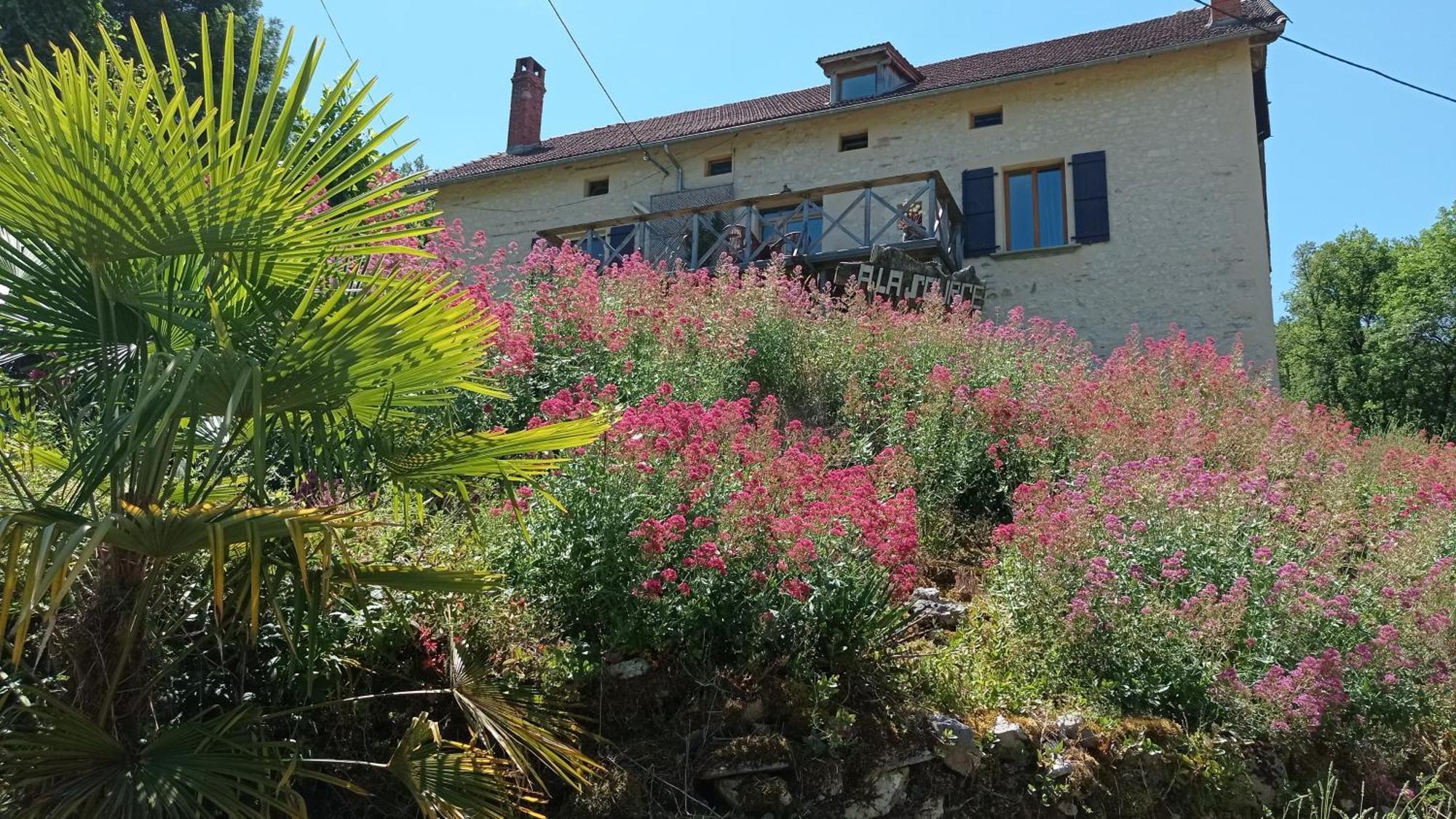 Bed and Breakfast A La Source Saint-Cirq-Lapopie Zewnętrze zdjęcie